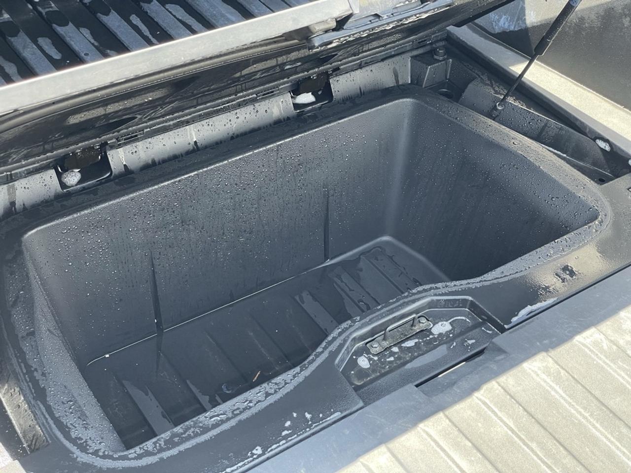 2025 Tesla Cybertruck PREMIUM DUAL MOTOR AWD   *DEAL PENDING* Photo