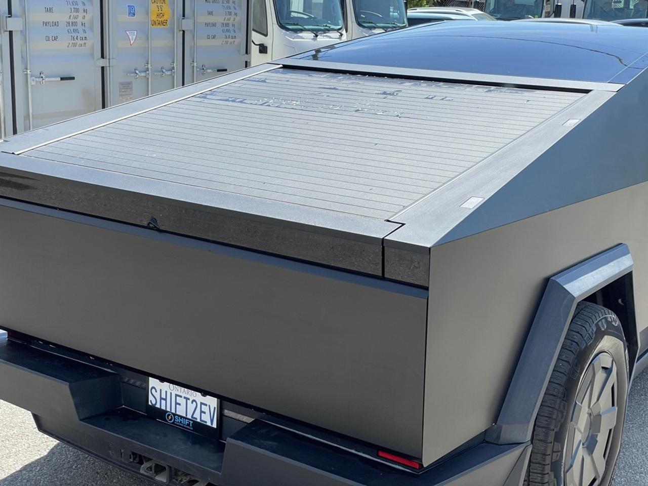 2025 Tesla Cybertruck PREMIUM DUAL MOTOR AWD   *DEAL PENDING* Photo