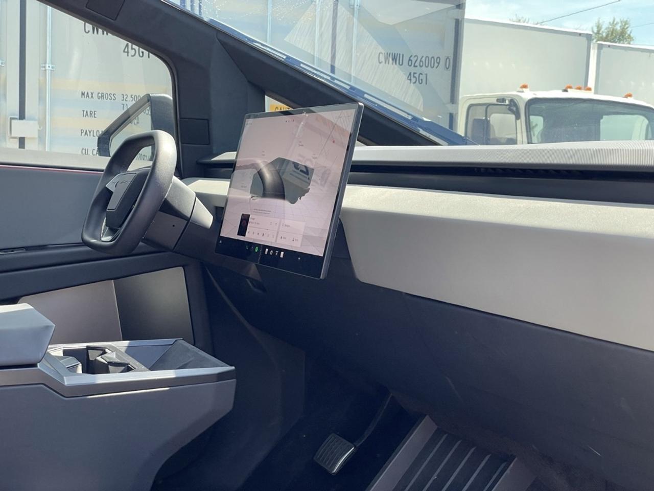 2025 Tesla Cybertruck PREMIUM DUAL MOTOR AWD   *DEAL PENDING* Photo