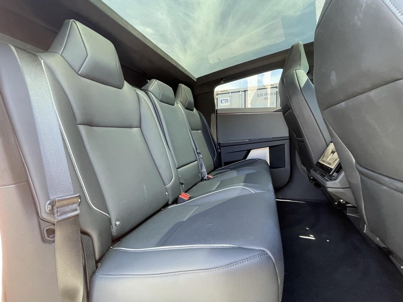 2025 Tesla Cybertruck PREMIUM DUAL MOTOR AWD   *DEAL PENDING* Photo