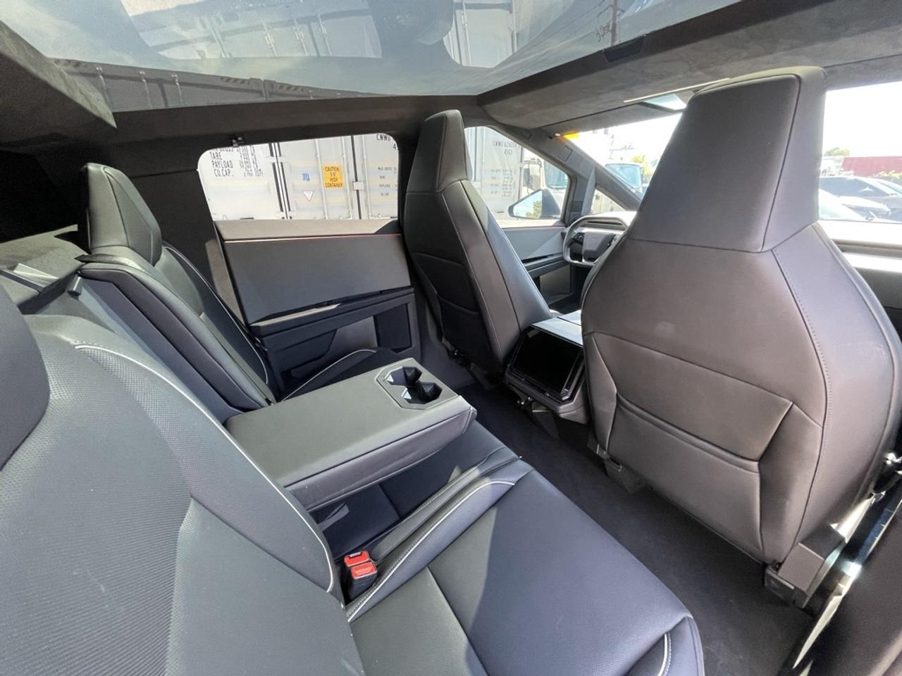 2025 Tesla Cybertruck PREMIUM DUAL MOTOR AWD   *DEAL PENDING* Photo