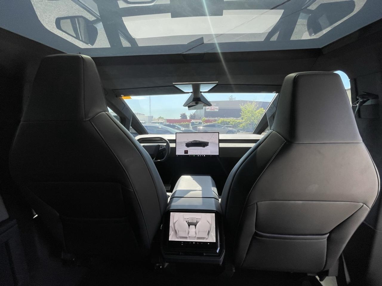 2025 Tesla Cybertruck PREMIUM DUAL MOTOR AWD   *DEAL PENDING* Photo