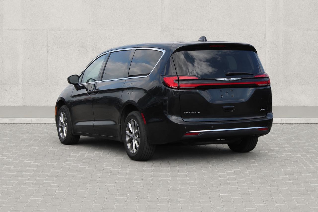 2023 Chrysler Pacifica Touring  SiriusXM RemoteKeylessEntry BkpCam HtdSea Photo
