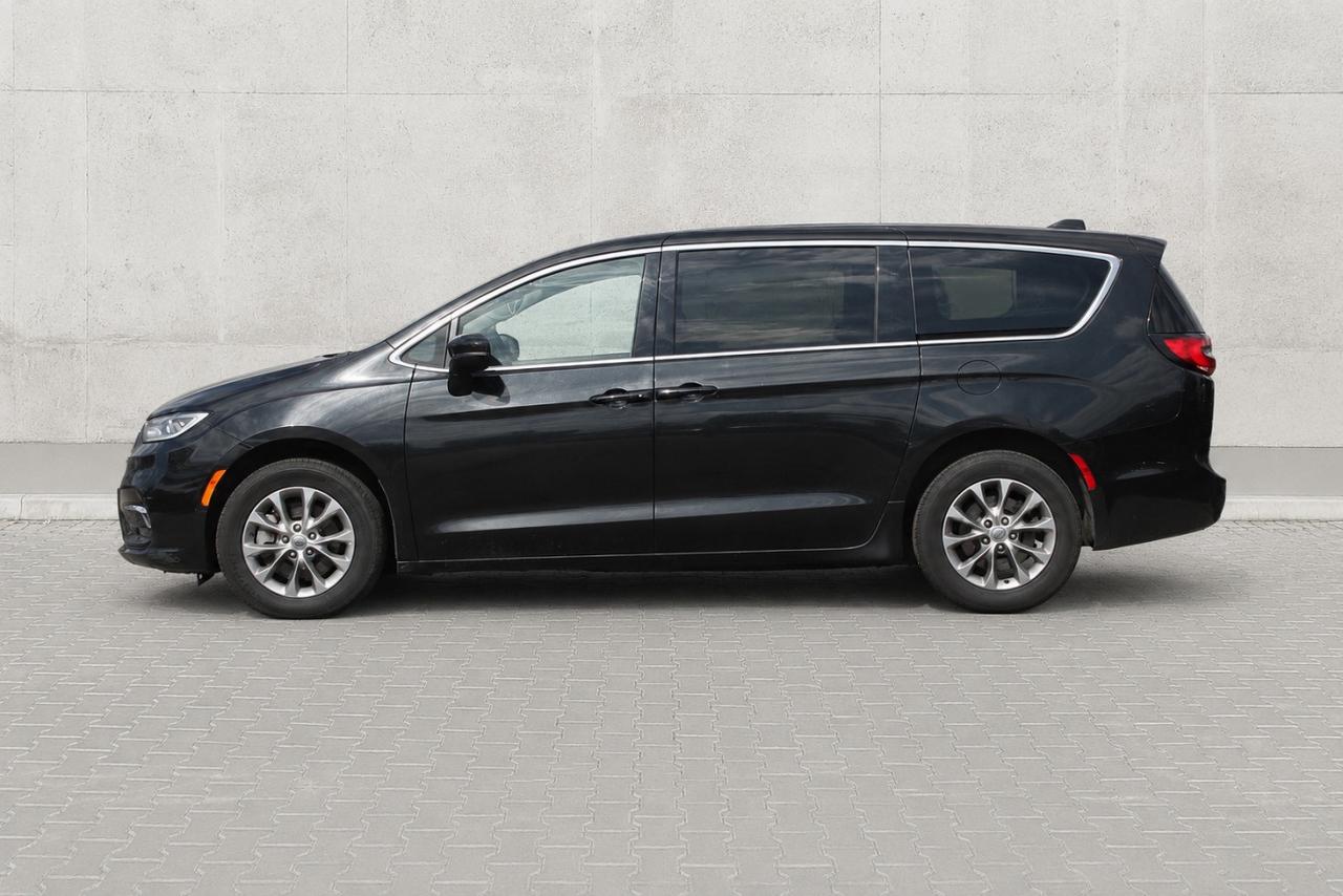 2023 Chrysler Pacifica Touring  SiriusXM RemoteKeylessEntry BkpCam HtdSea Photo2