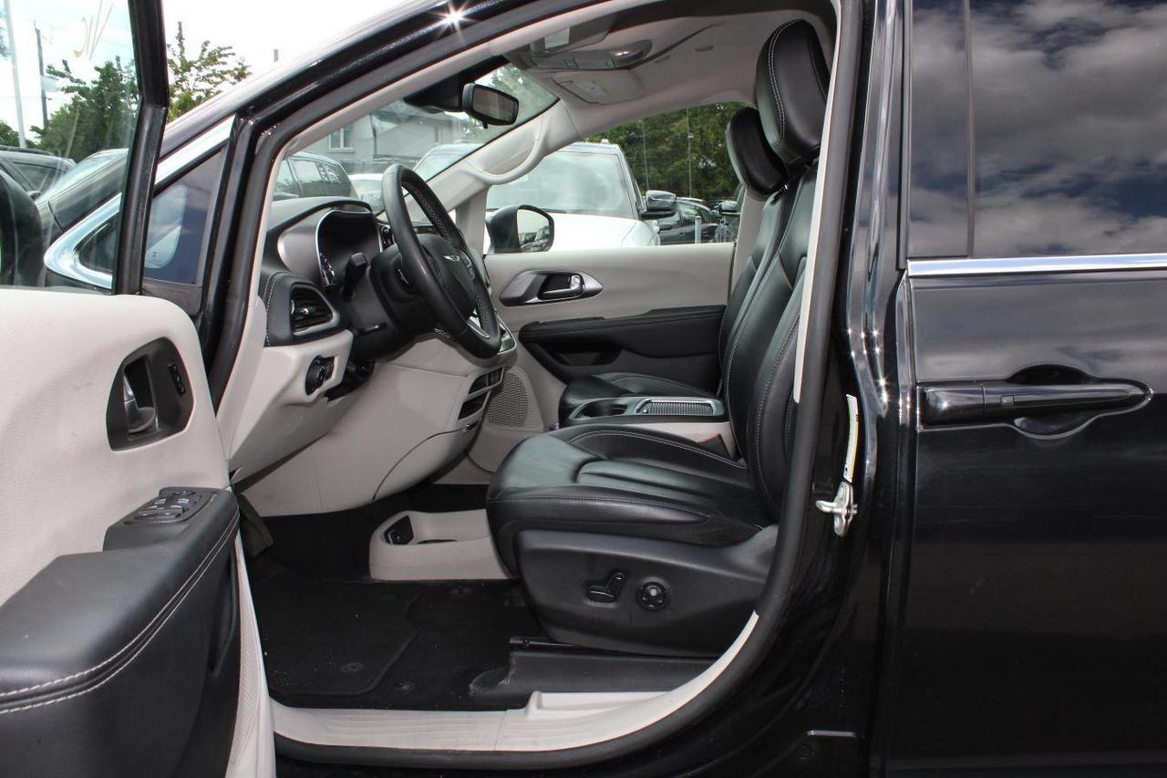 2023 Chrysler Pacifica Touring  SiriusXM RemoteKeylessEntry BkpCam HtdSea Photo