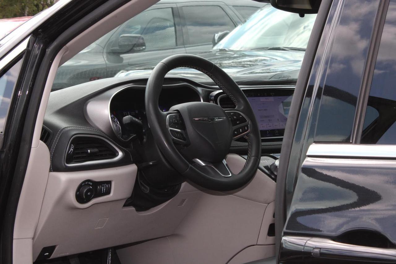 2023 Chrysler Pacifica Touring  SiriusXM RemoteKeylessEntry BkpCam HtdSea Photo