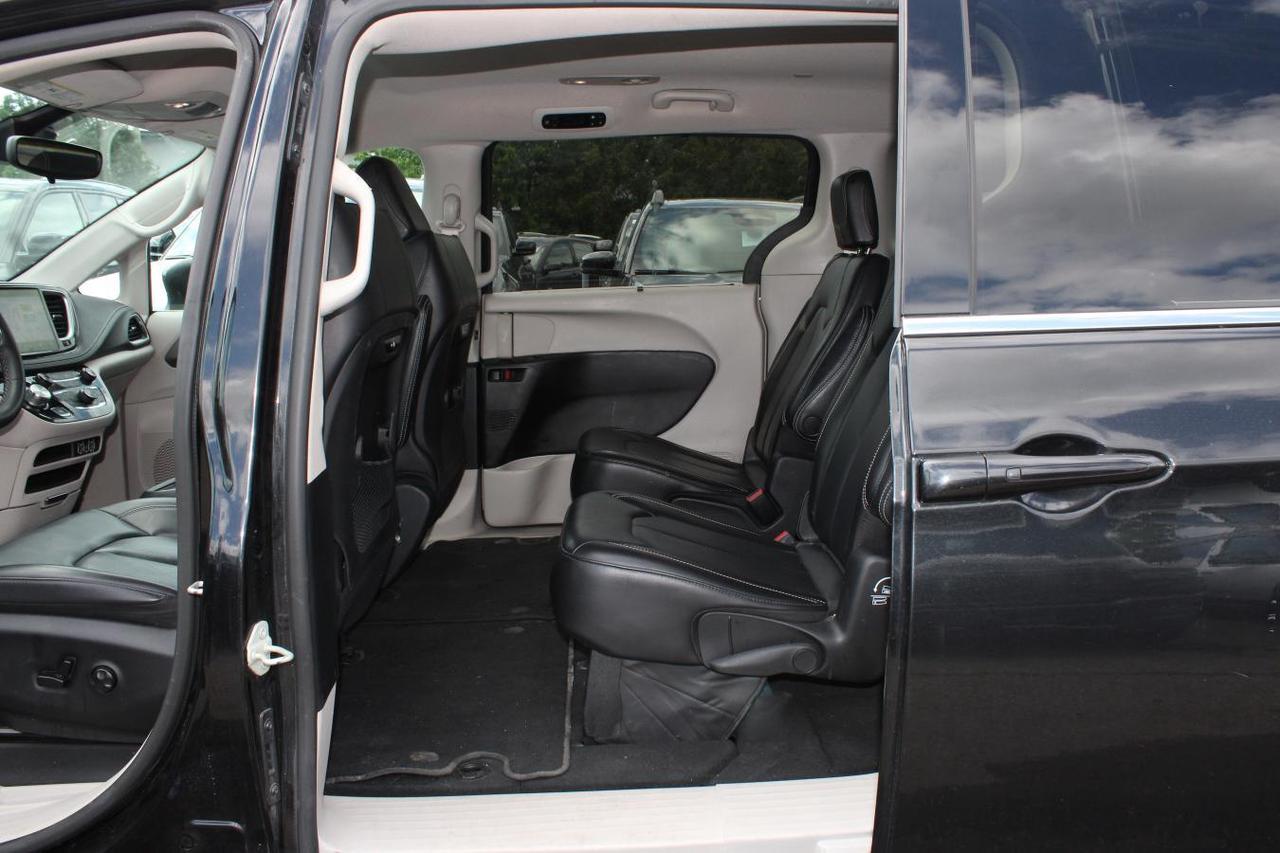 2023 Chrysler Pacifica Touring  SiriusXM RemoteKeylessEntry BkpCam HtdSea Photo