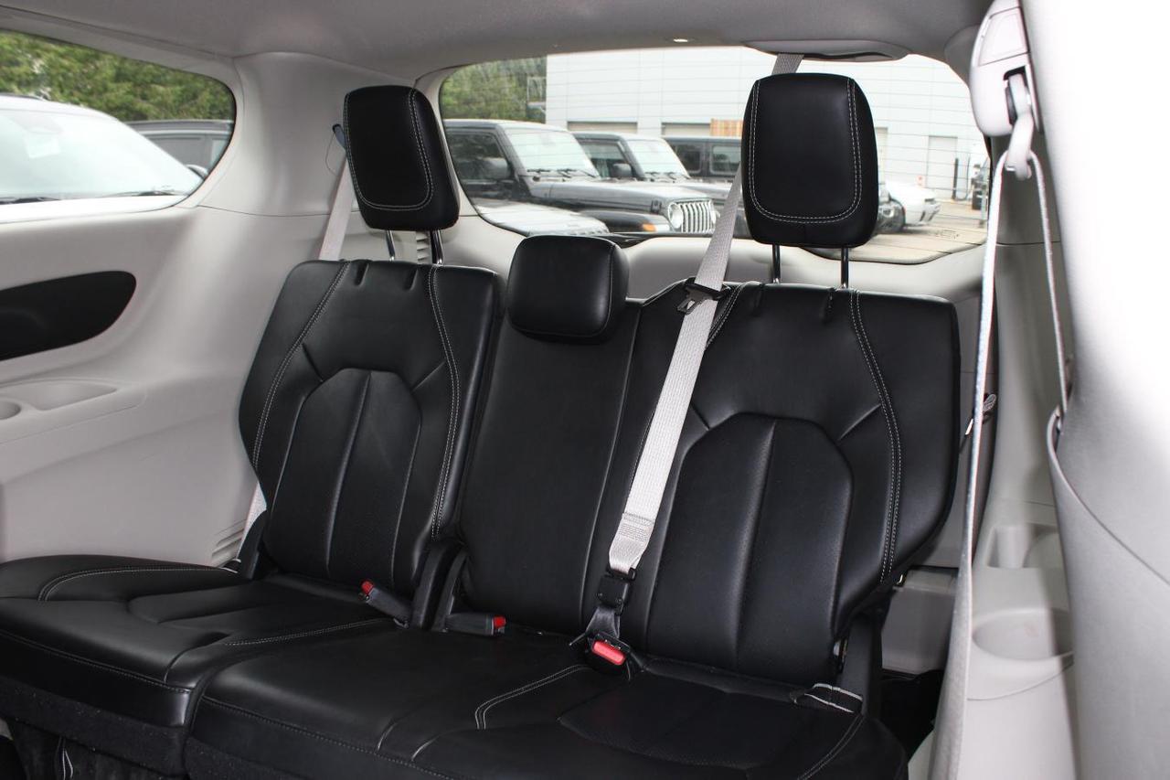2024 Chrysler Pacifica Touring  SiriusXM HtdSeats BkpCam 7Passenger Parki Photo