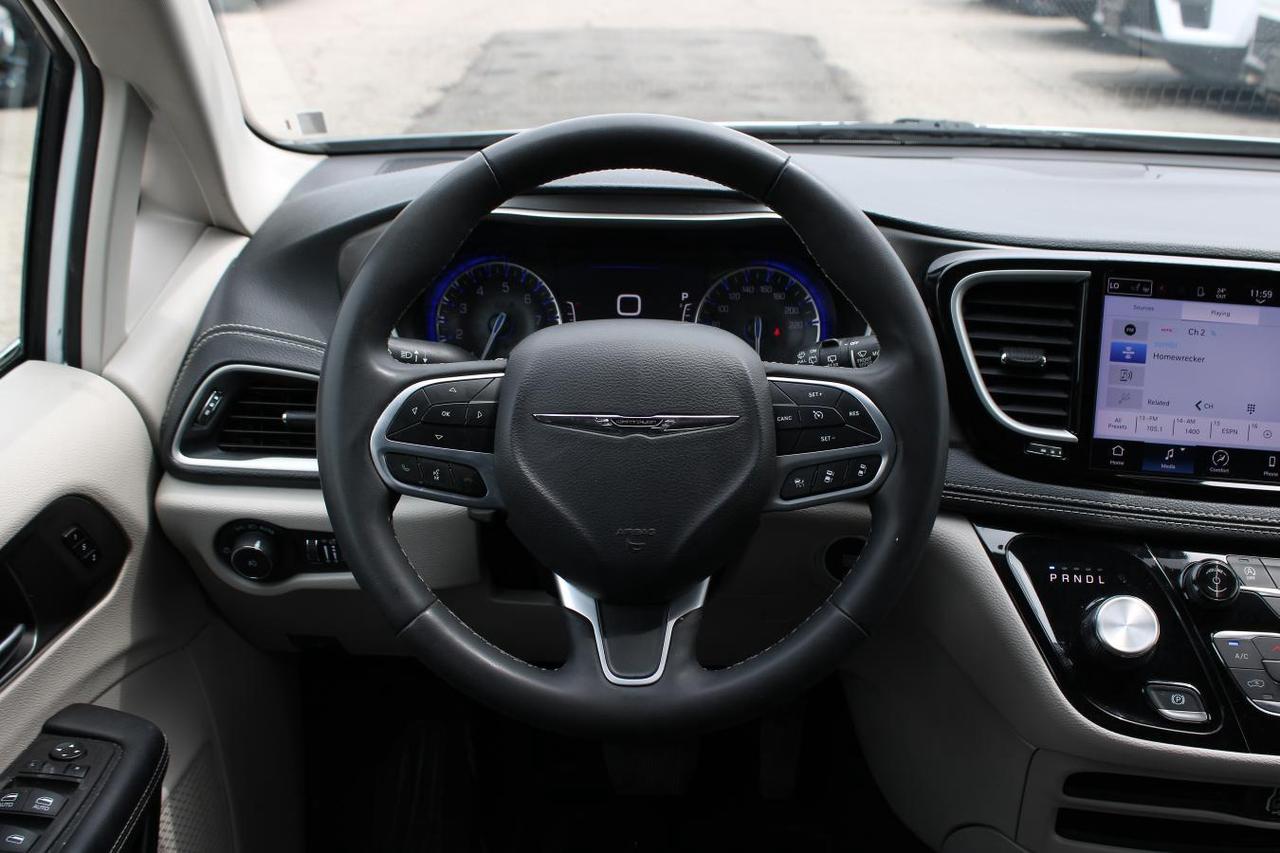 2024 Chrysler Pacifica Touring  SiriusXM HtdSeats BkpCam 7Passenger Parki Photo