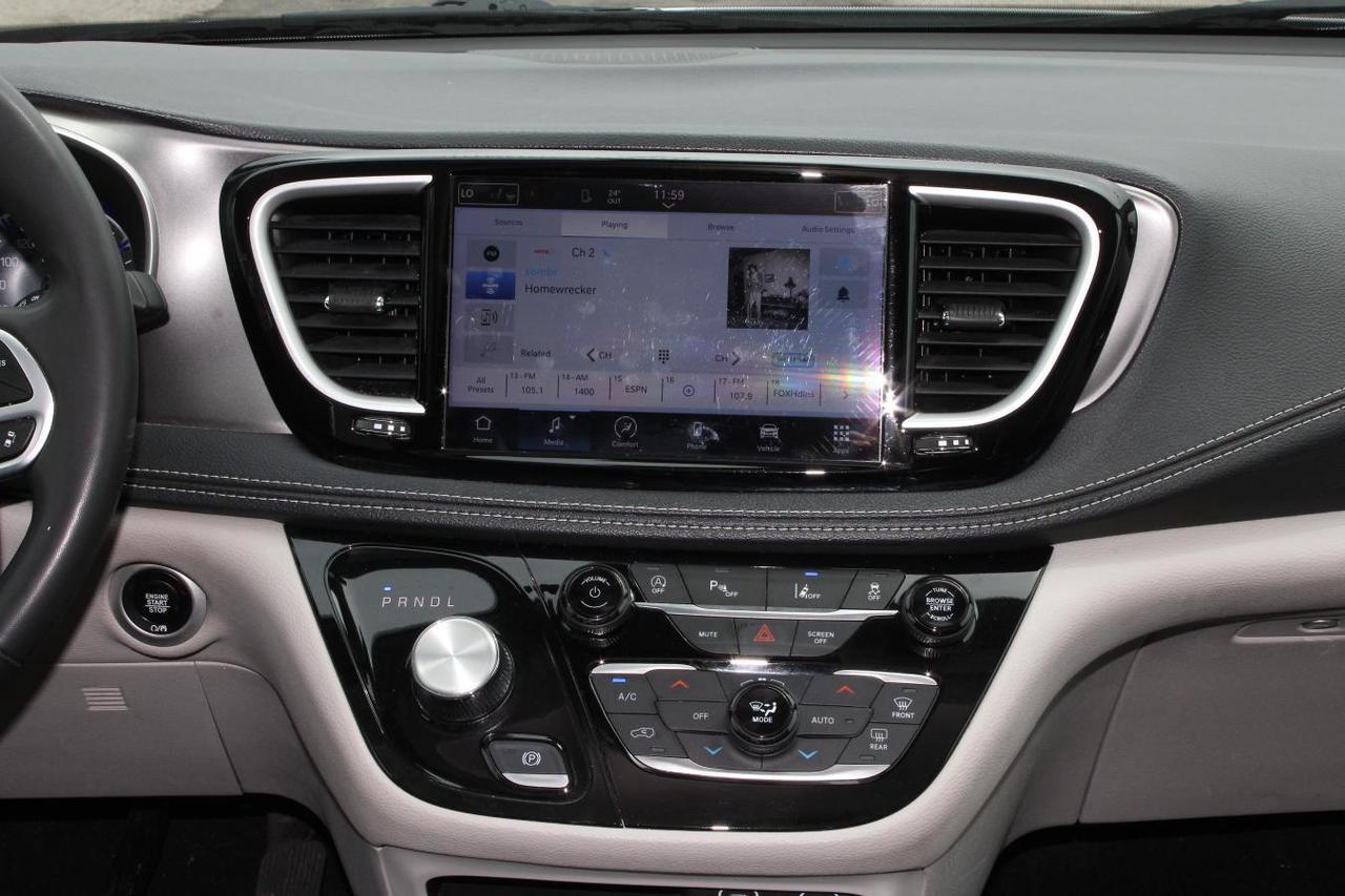 2024 Chrysler Pacifica Touring  SiriusXM HtdSeats BkpCam 7Passenger Parki Photo