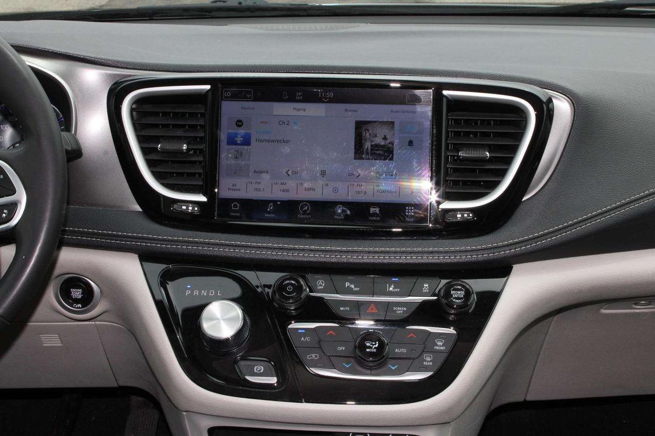 2024 Chrysler Pacifica Touring  SiriusXM HtdSeats BkpCam 7Passenger Parki Photo