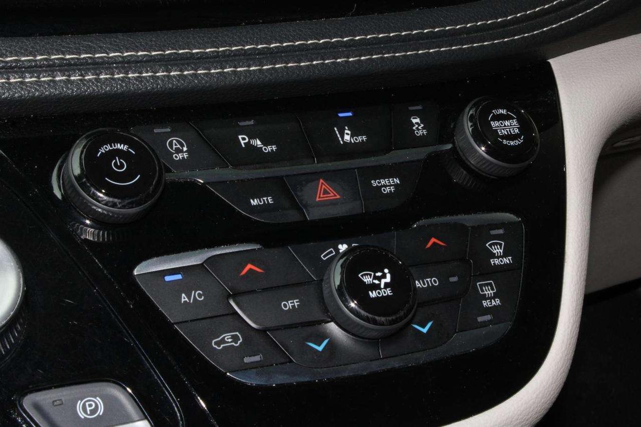 2024 Chrysler Pacifica Touring  SiriusXM HtdSeats BkpCam 7Passenger Parki Photo