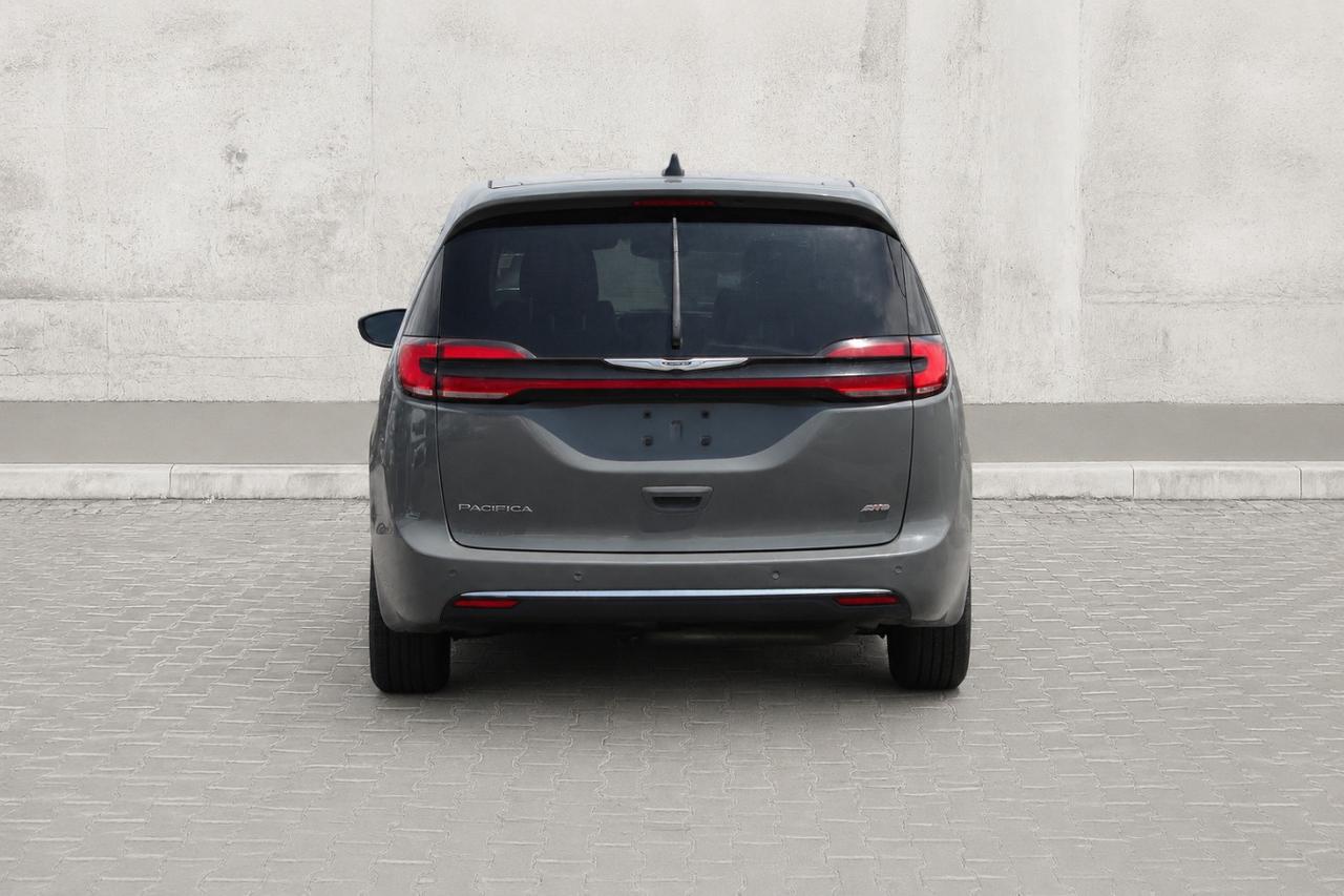 2023 Chrysler Pacifica Touring  SiriusXM BkpCam HtdSeats AppleCarPlay Rem Photo
