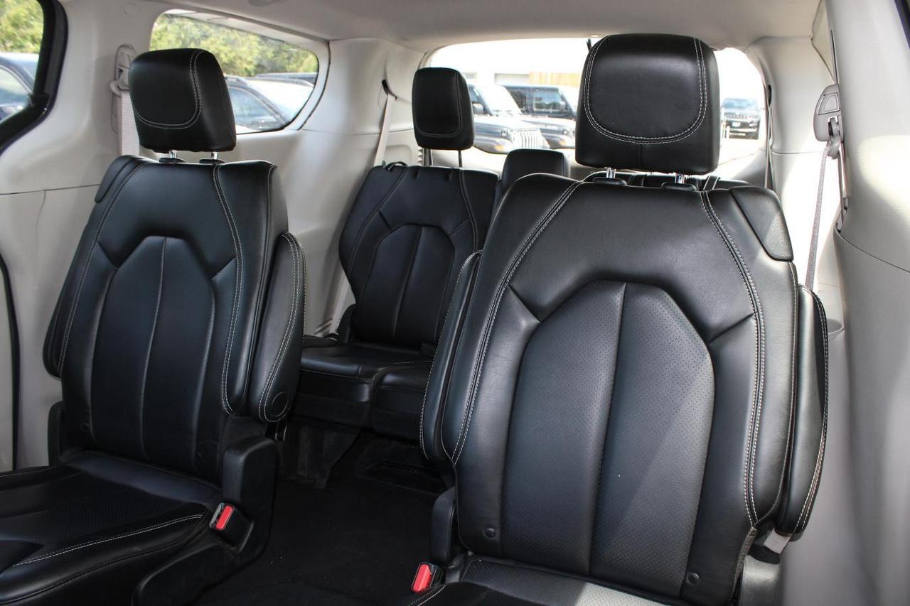 2023 Chrysler Pacifica Touring  SiriusXM BkpCam HtdSeats AppleCarPlay Rem Photo