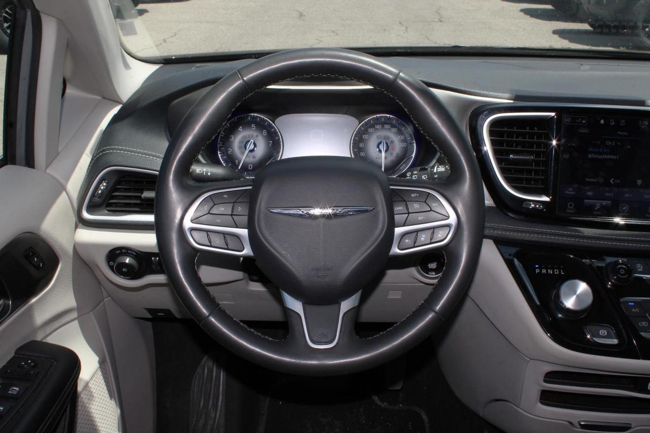 2023 Chrysler Pacifica Touring  SiriusXM BkpCam HtdSeats AppleCarPlay Rem Photo