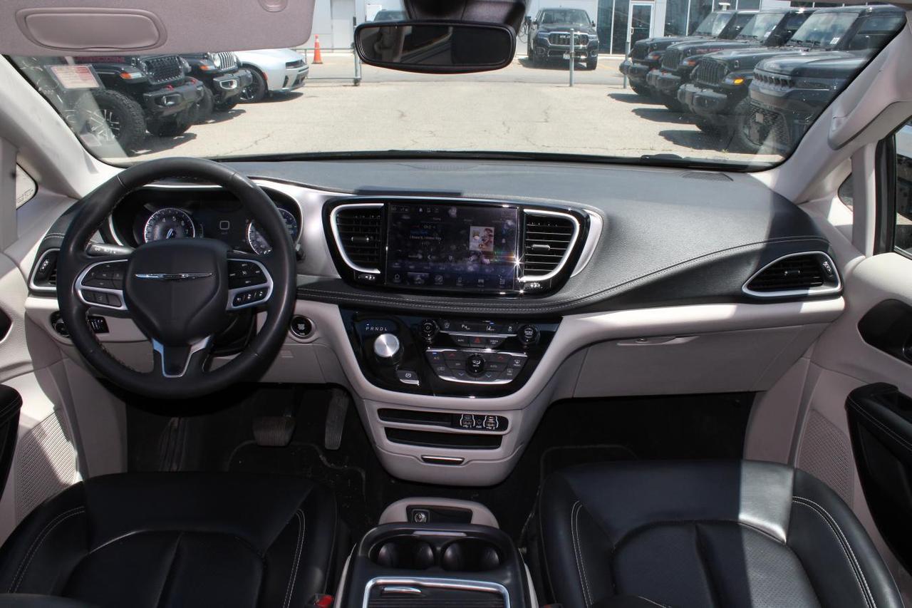 2023 Chrysler Pacifica Touring  SiriusXM BkpCam HtdSeats AppleCarPlay Rem Photo