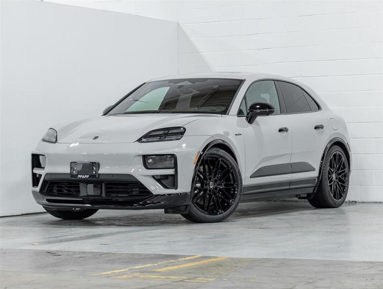 2026 Porsche Macan  Photo0