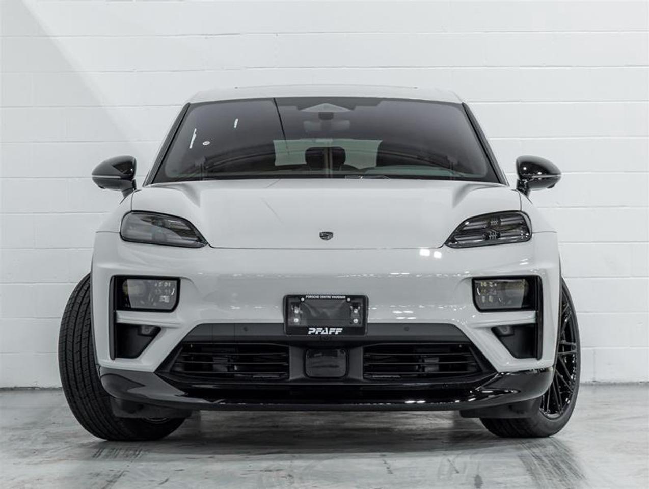 2026 Porsche Macan  Photo
