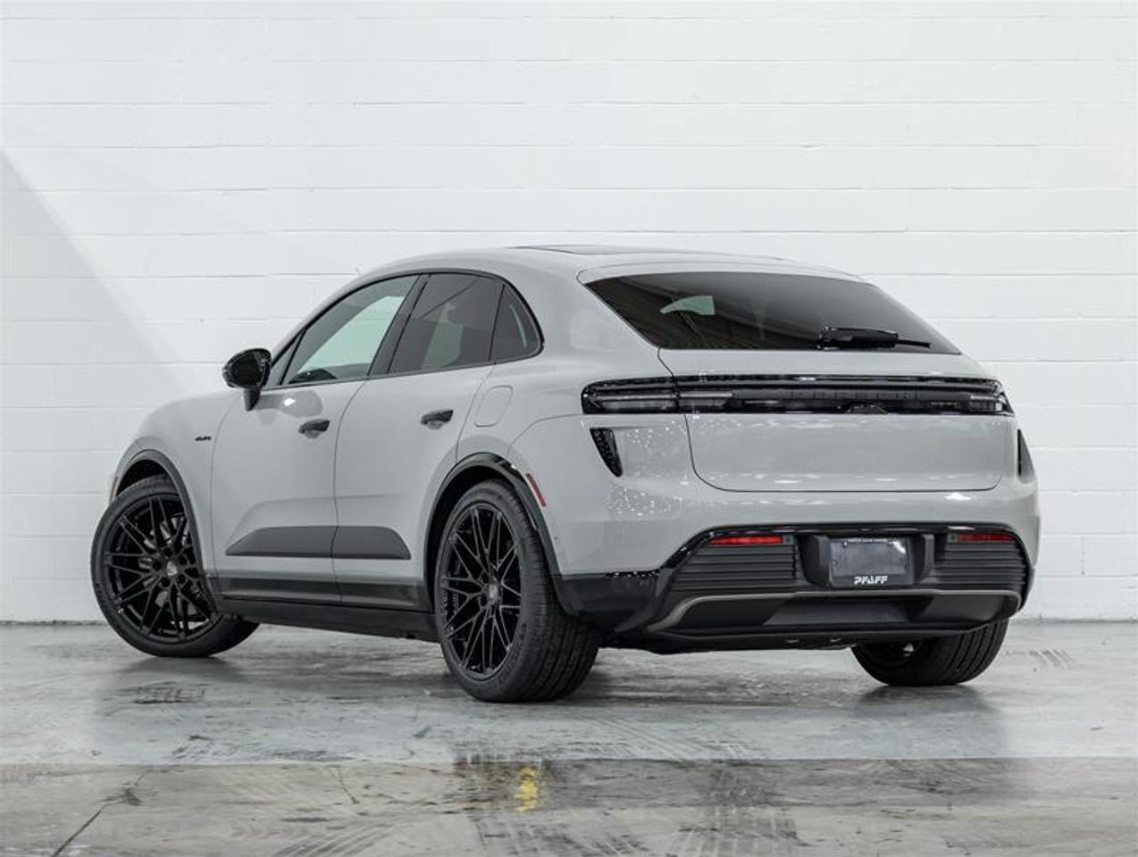 2026 Porsche Macan  Photo