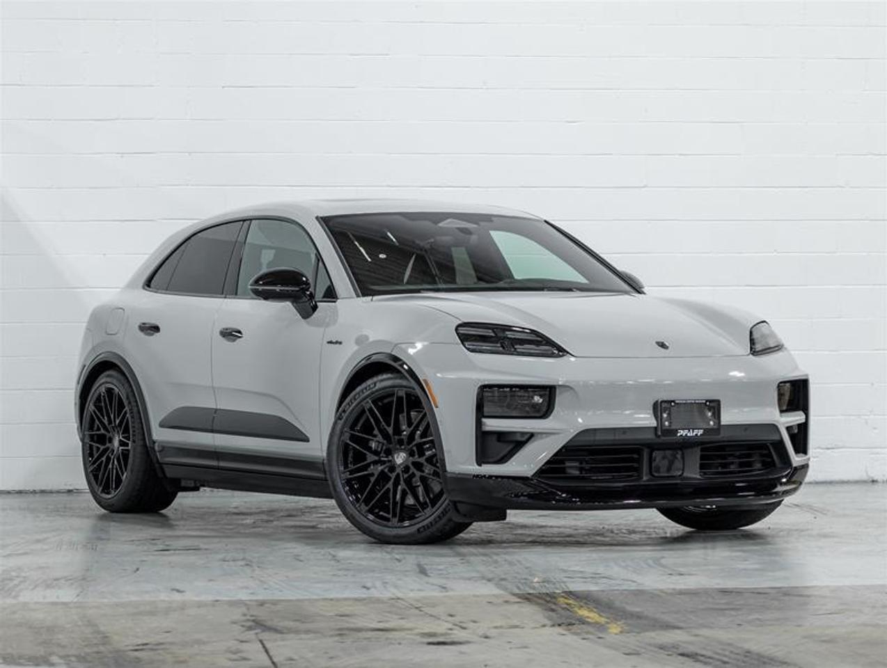 2026 Porsche Macan  Photo
