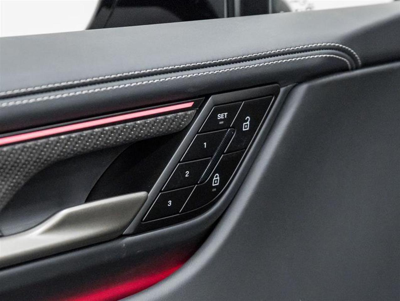 2026 Porsche Macan  Photo