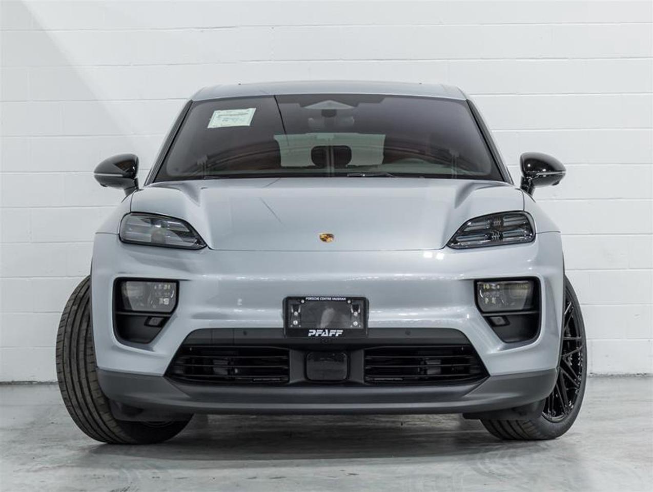 2026 Porsche Macan  Photo