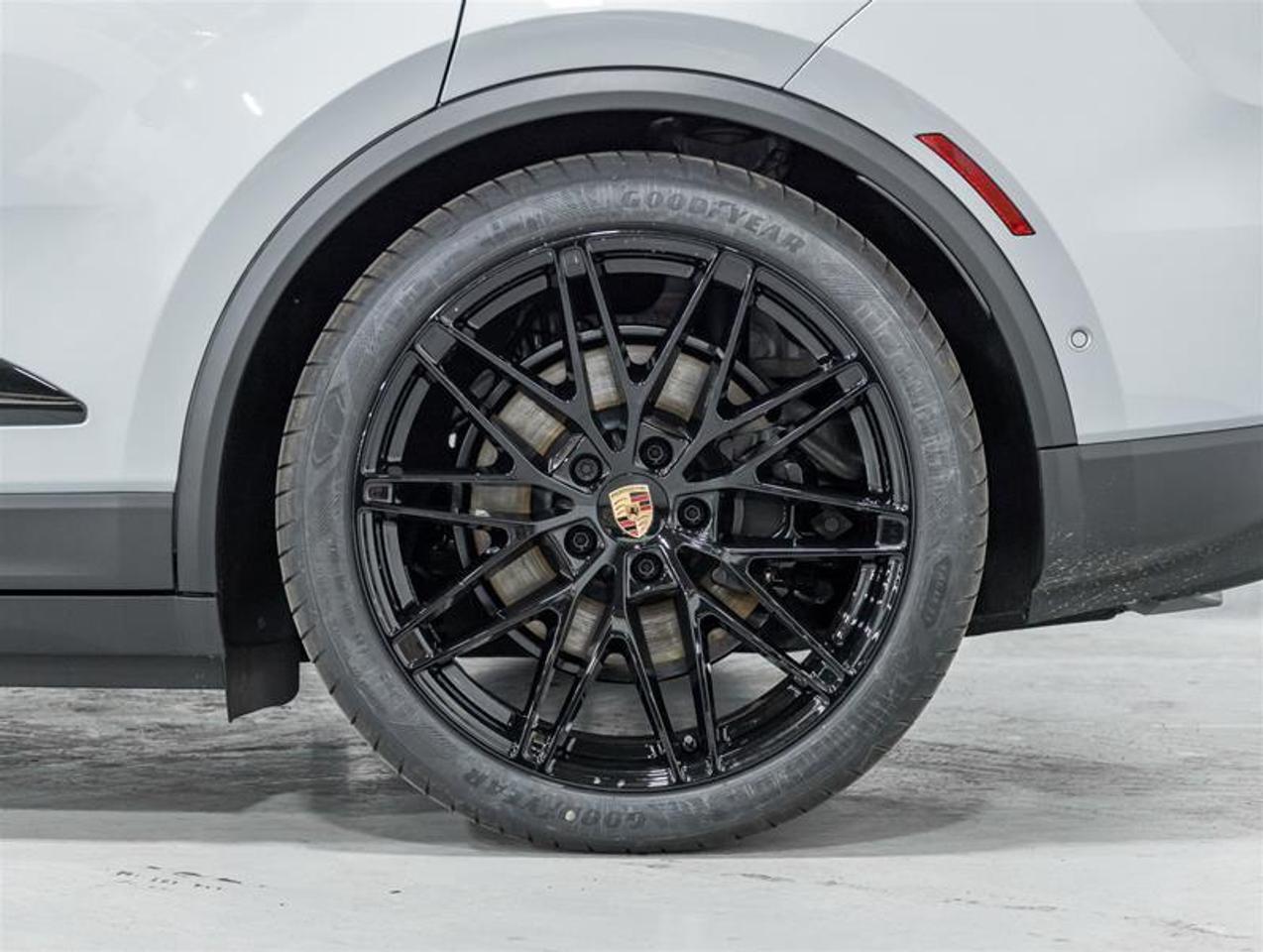 2026 Porsche Macan  Photo