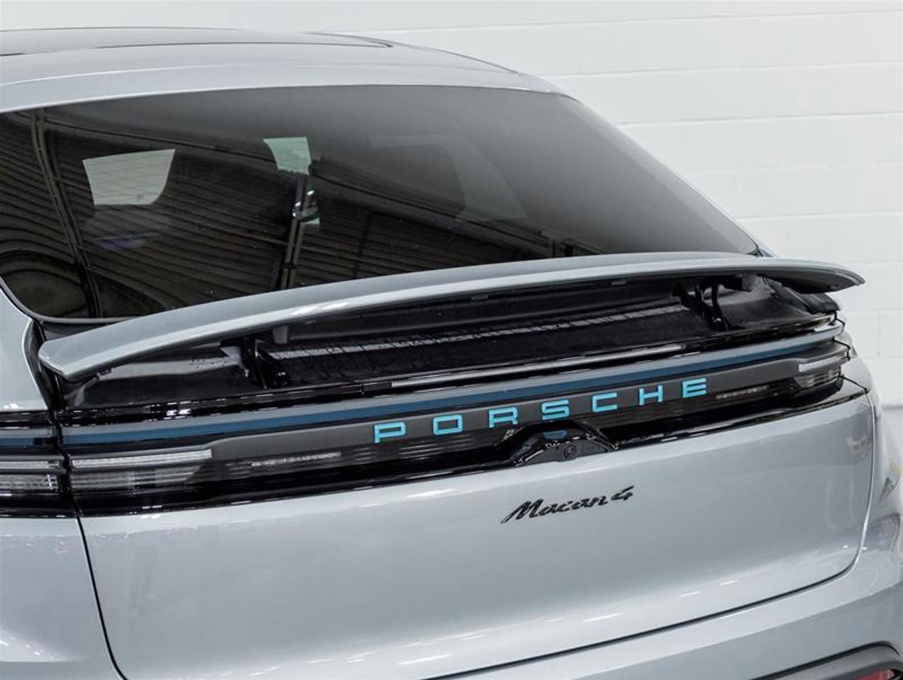 2026 Porsche Macan  Photo