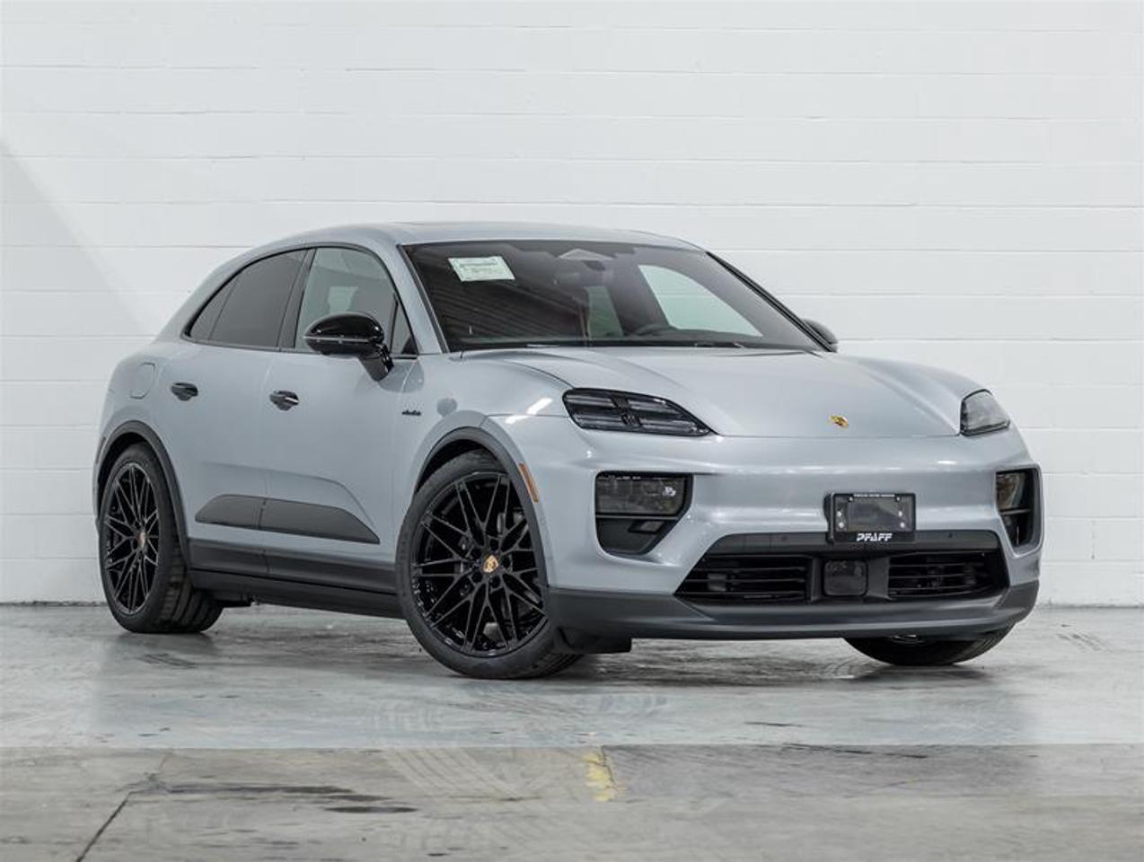 2026 Porsche Macan  Photo