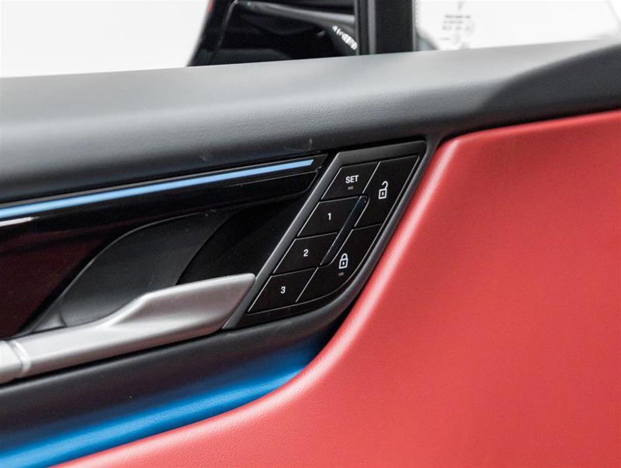 2026 Porsche Macan  Photo