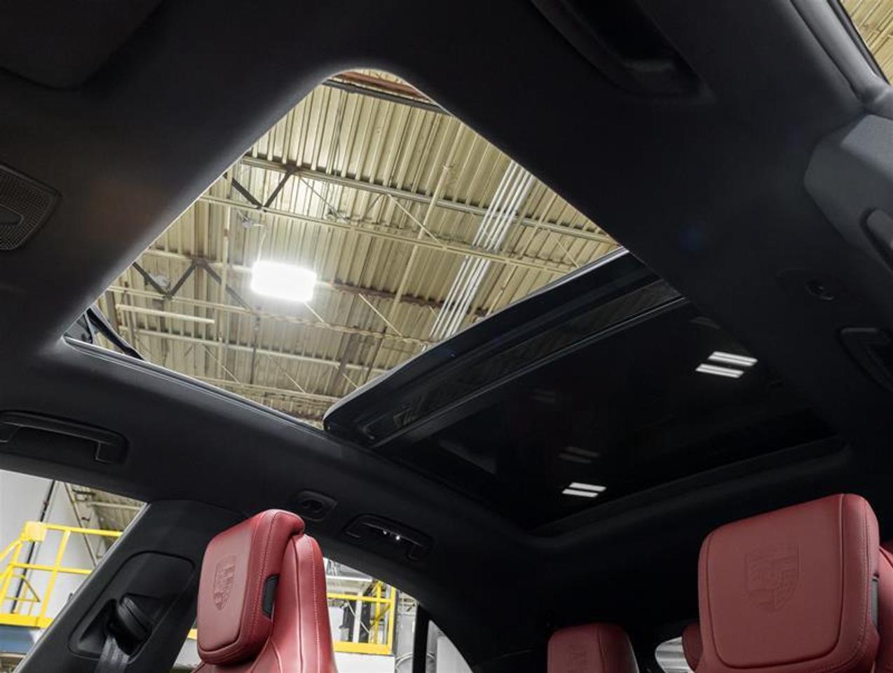 2026 Porsche Macan  Photo
