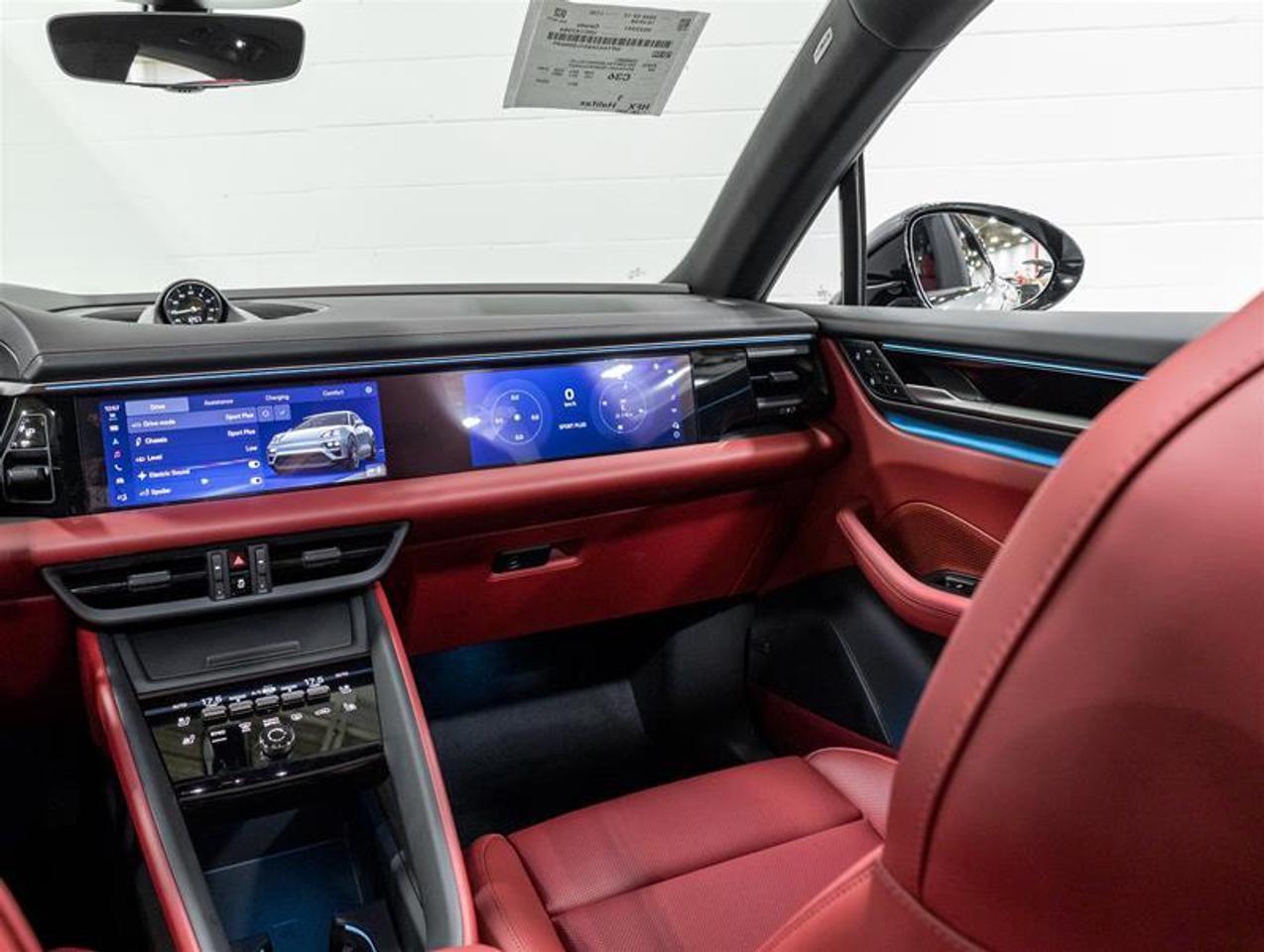2026 Porsche Macan  Photo