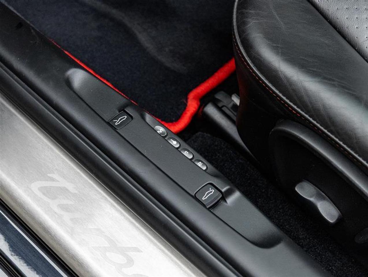 2004 Porsche 911  Photo