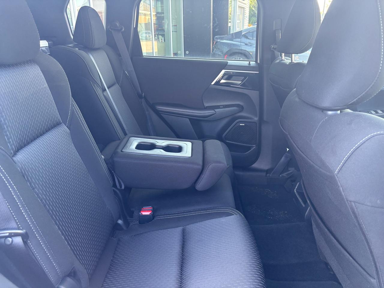 2025 Mitsubishi Outlander ES 4dr S-AWC Photo