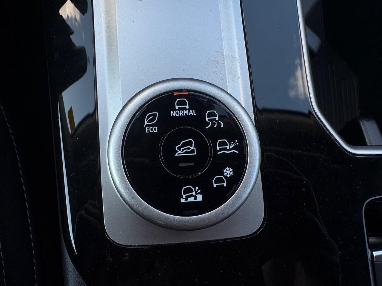 2025 Mitsubishi Outlander ES 4dr S-AWC Photo