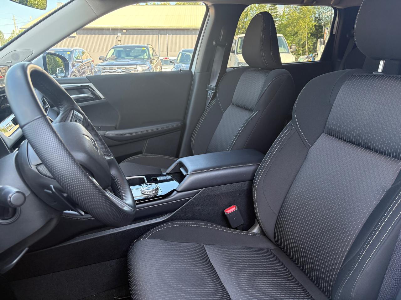 2025 Mitsubishi Outlander ES 4dr S-AWC Photo