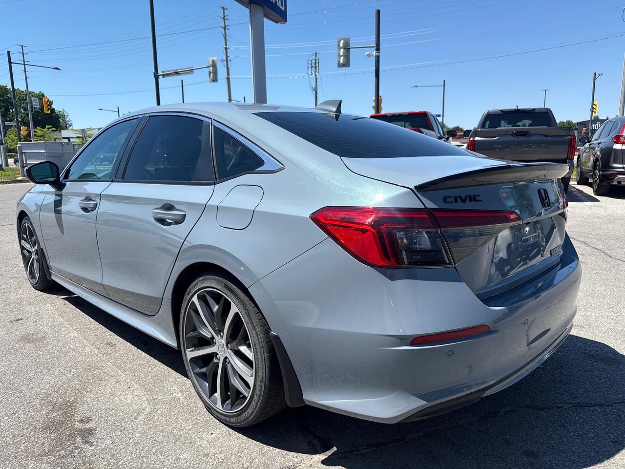 2023 Honda Civic Touring 4dr Sedan Photo