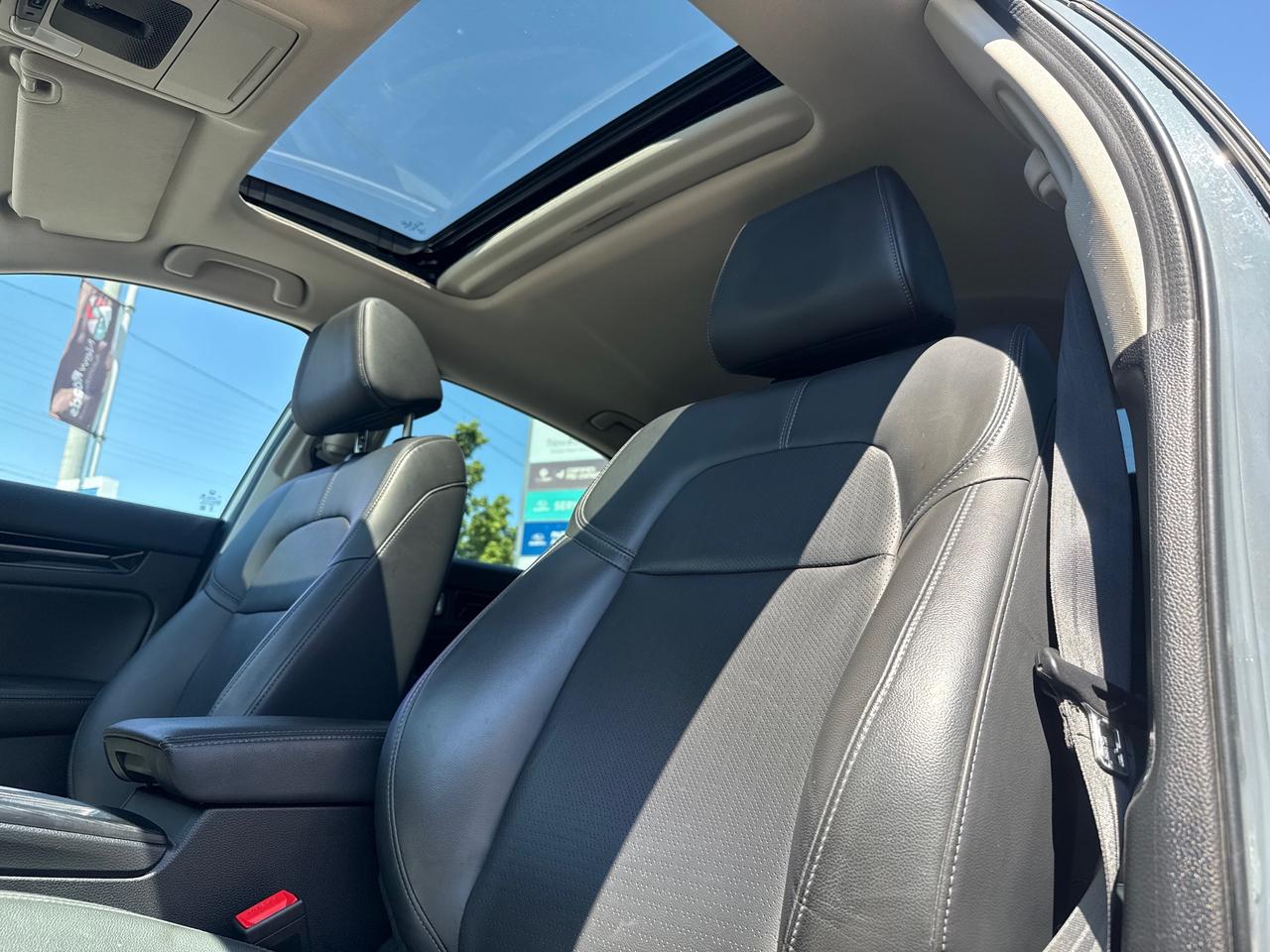 2023 Honda Civic Touring 4dr Sedan Photo