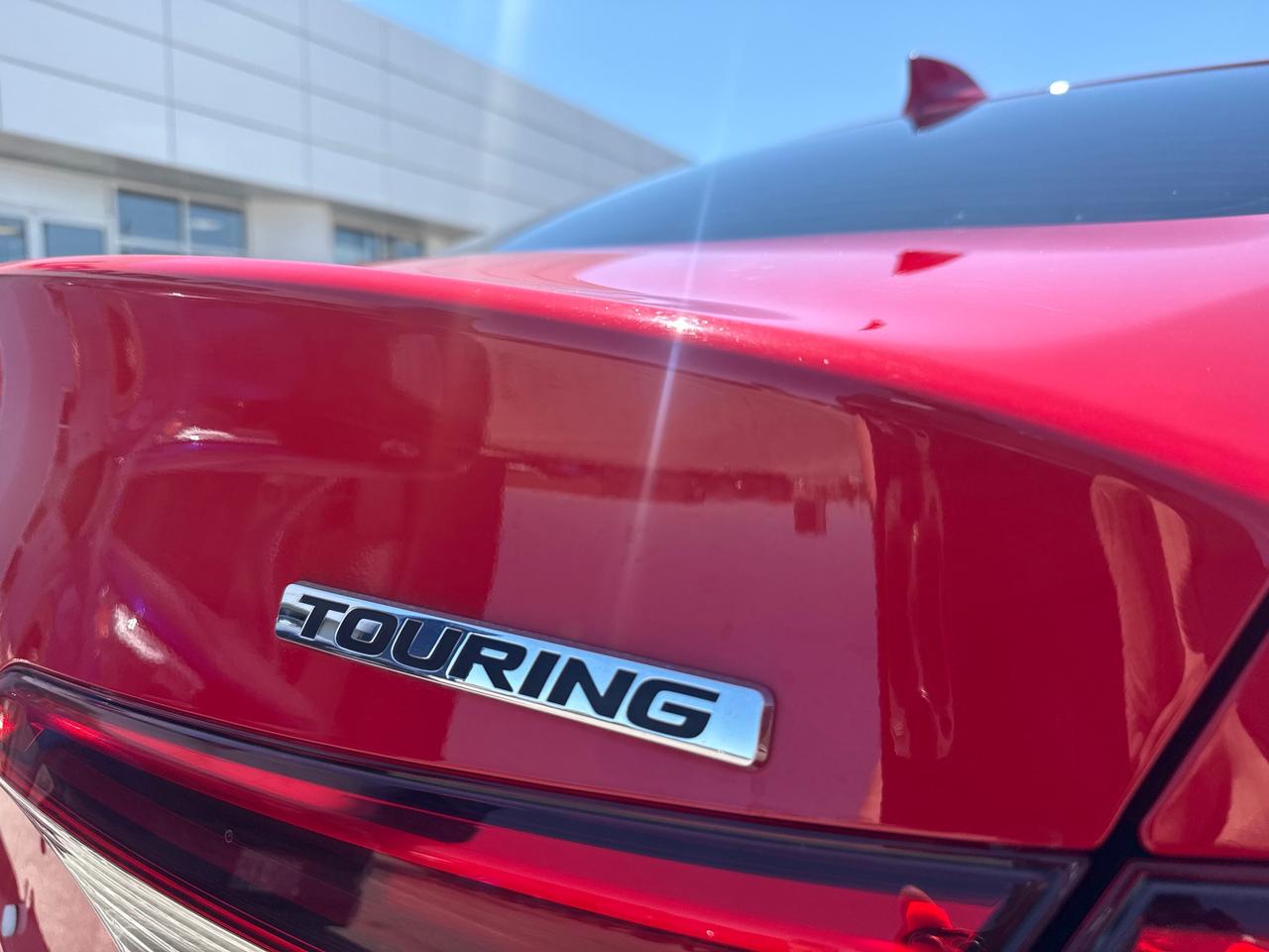 2022 Honda Civic Touring 4dr Sedan Photo