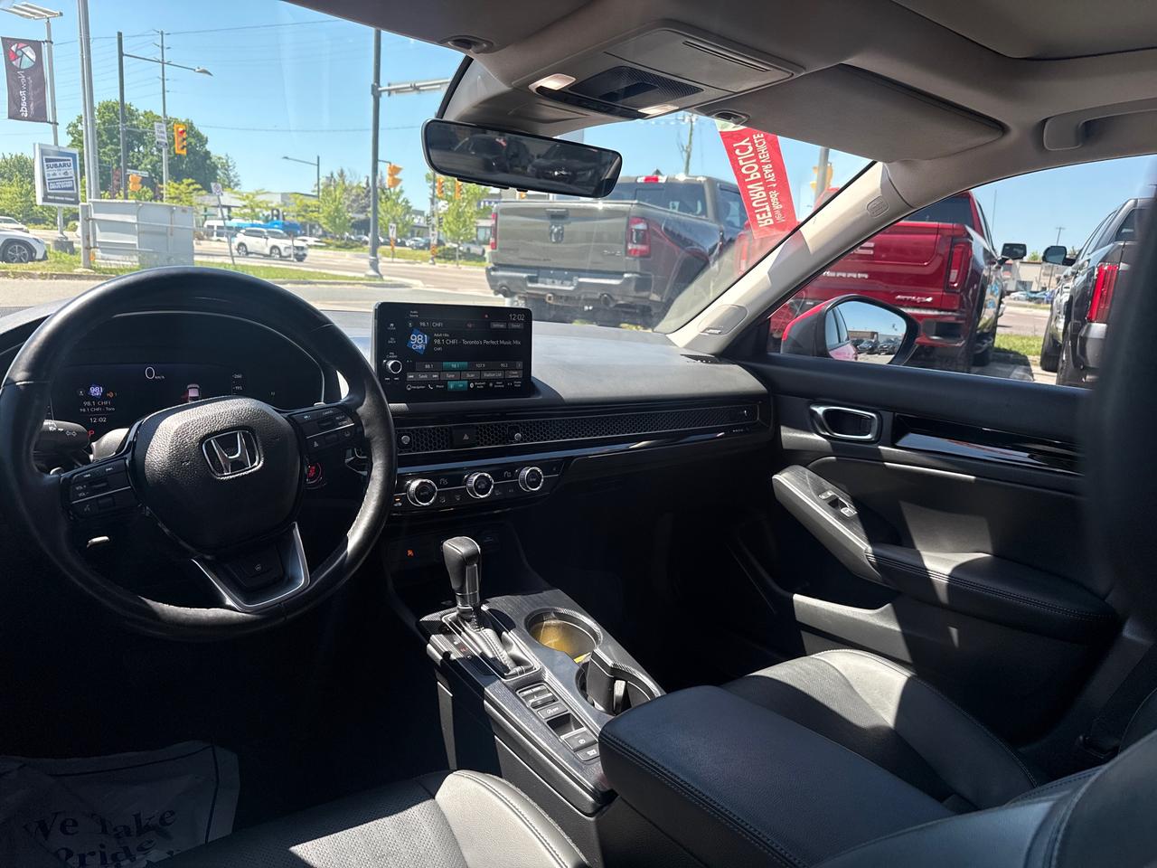 2022 Honda Civic Touring 4dr Sedan Photo