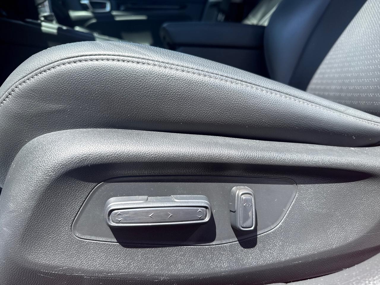 2022 Honda Civic Touring 4dr Sedan Photo