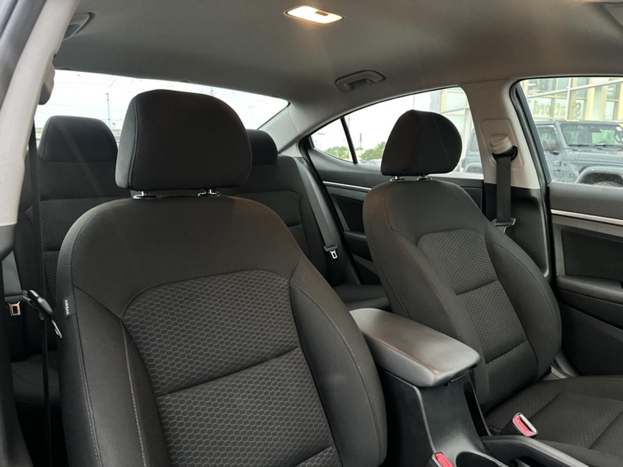 2020 Hyundai Elantra Preferred IVT Photo