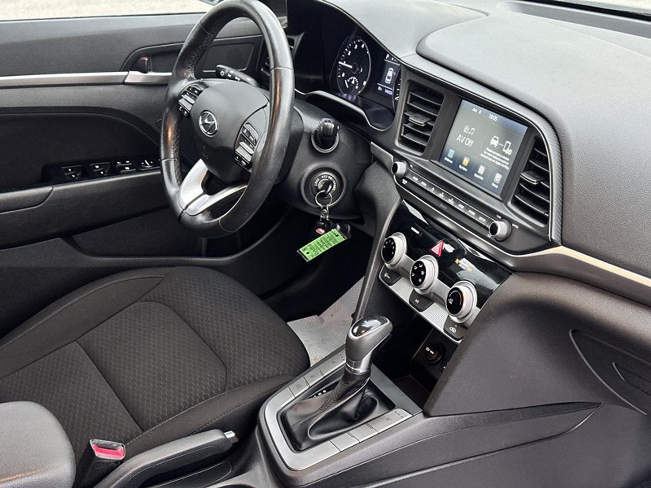 2020 Hyundai Elantra Preferred IVT Photo