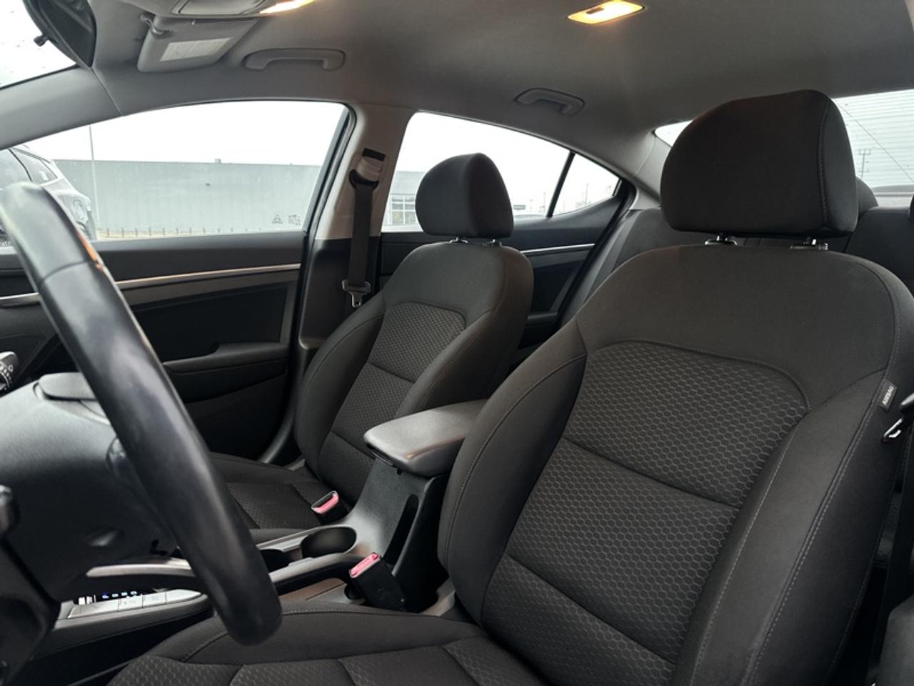 2020 Hyundai Elantra Preferred IVT Photo