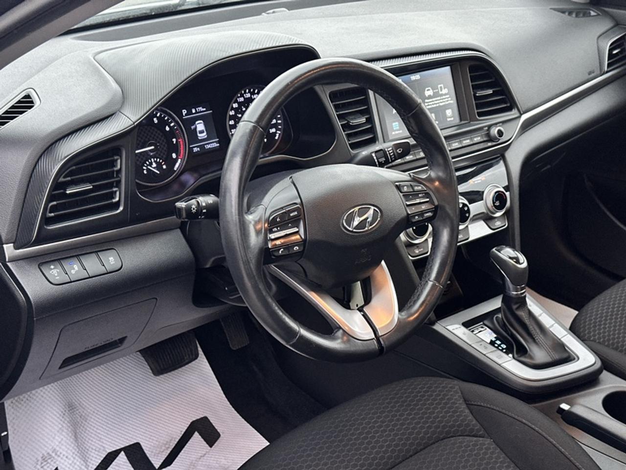 2020 Hyundai Elantra Preferred IVT Photo