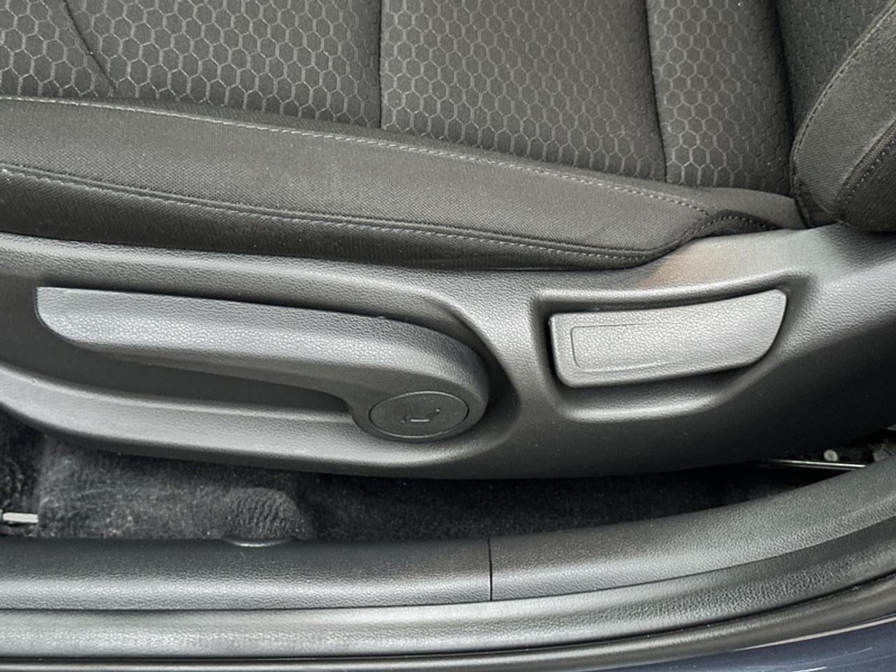 2020 Hyundai Elantra Preferred IVT Photo