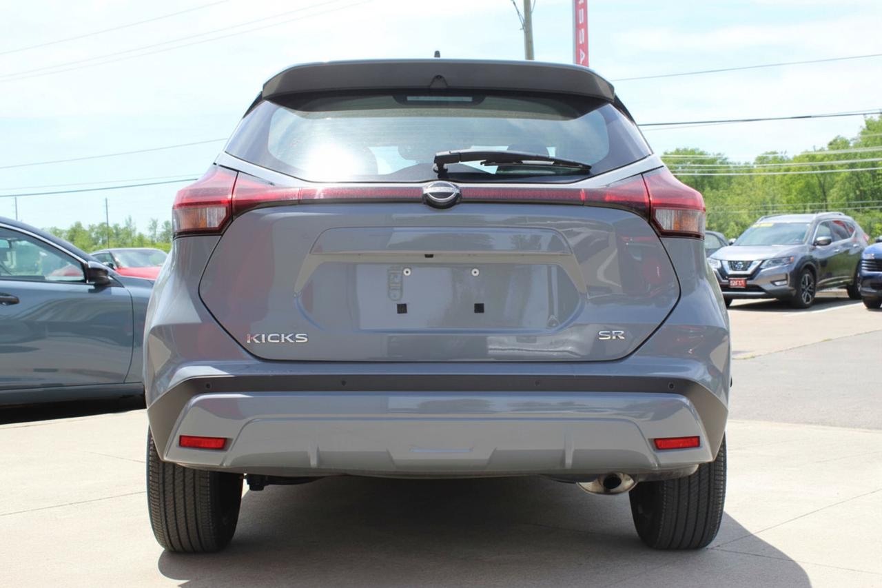 2024 Nissan Kicks SR Photo