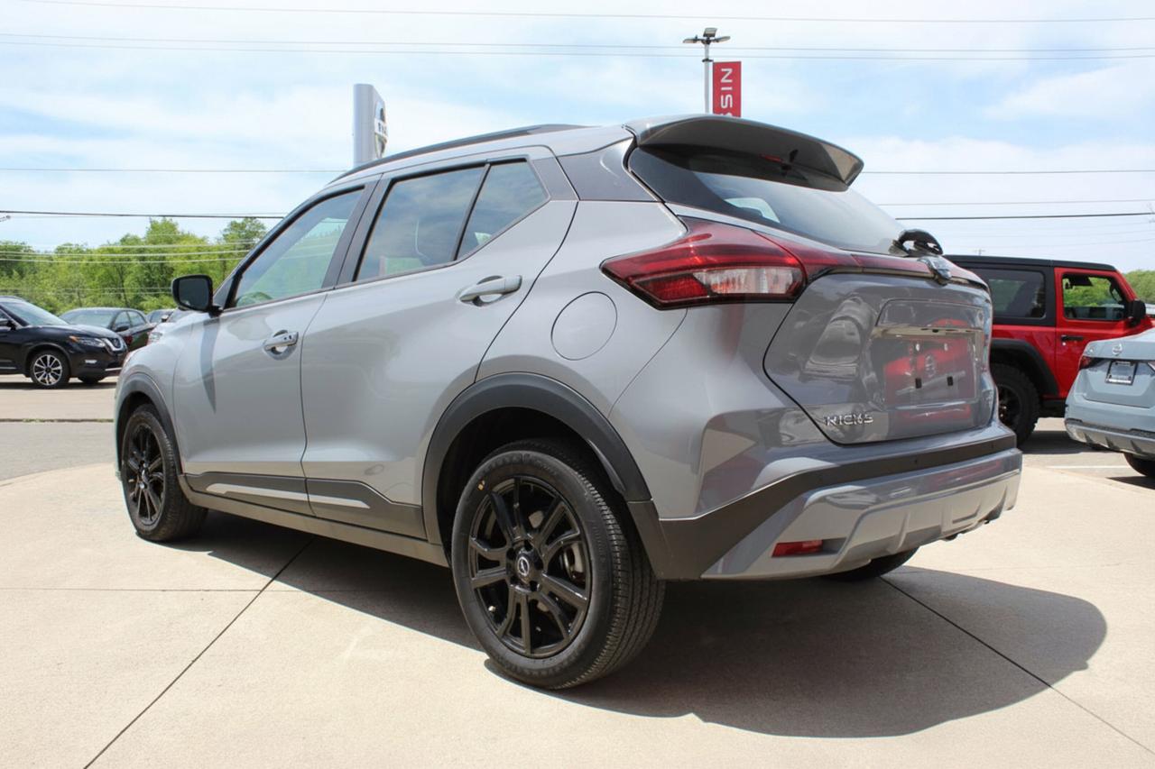 2024 Nissan Kicks SR Photo