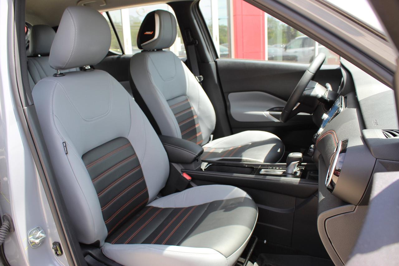 2024 Nissan Kicks SR Photo