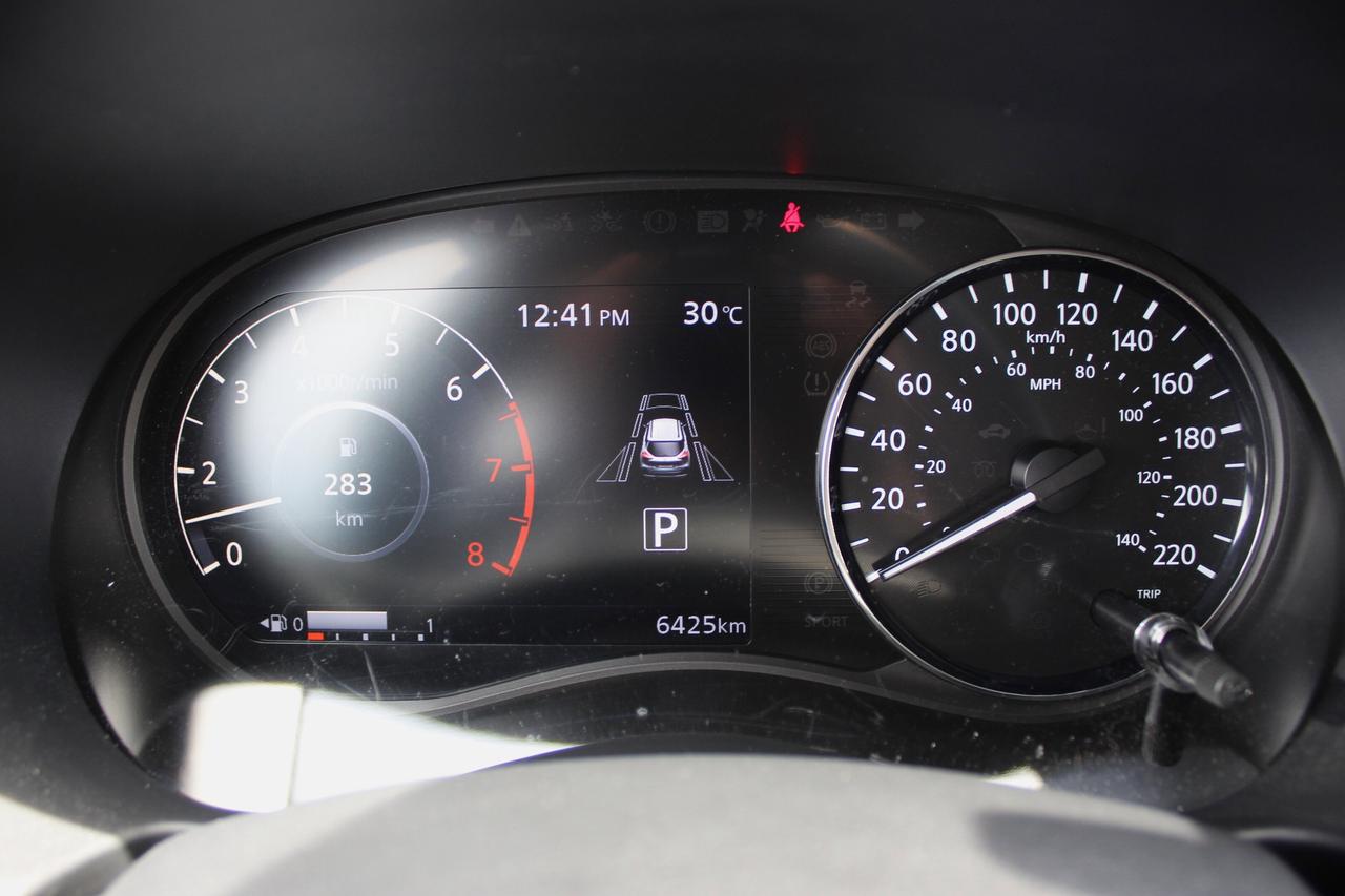 2024 Nissan Kicks SR Photo